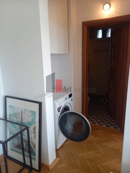 Doua camere, apartament semidecomandat