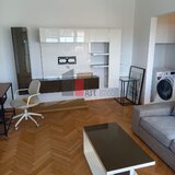 Doua camere, apartament semidecomandat